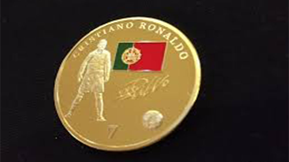 سکههای رونالدو جعلی از آب در آمد - خاشیه های فوتبالی سکههای رونالدو جعلی از آب در آمد