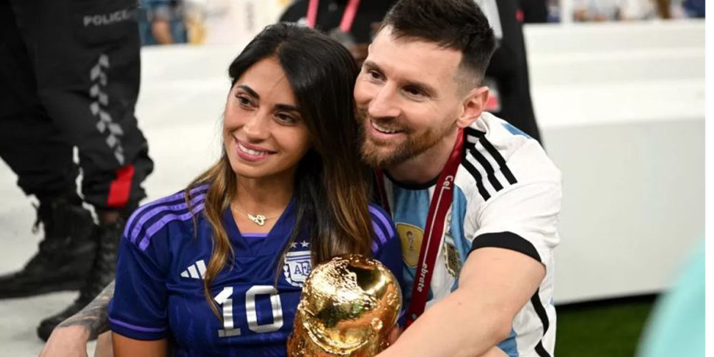 افشاگری همسر مسی از سورپرایز بزرگ در میامی؛ فقط استقبال گرم مردم!/ اینجا آفتاب، هوا و مردم را دوست دارم - حاشیه های فوتبالی افشاگری همسر مسی از سورپرایز بزرگ در میامی؛ فقط استقبال گرم مردم!/ اینجا آفتاب، هوا و مردم را دوست دارم