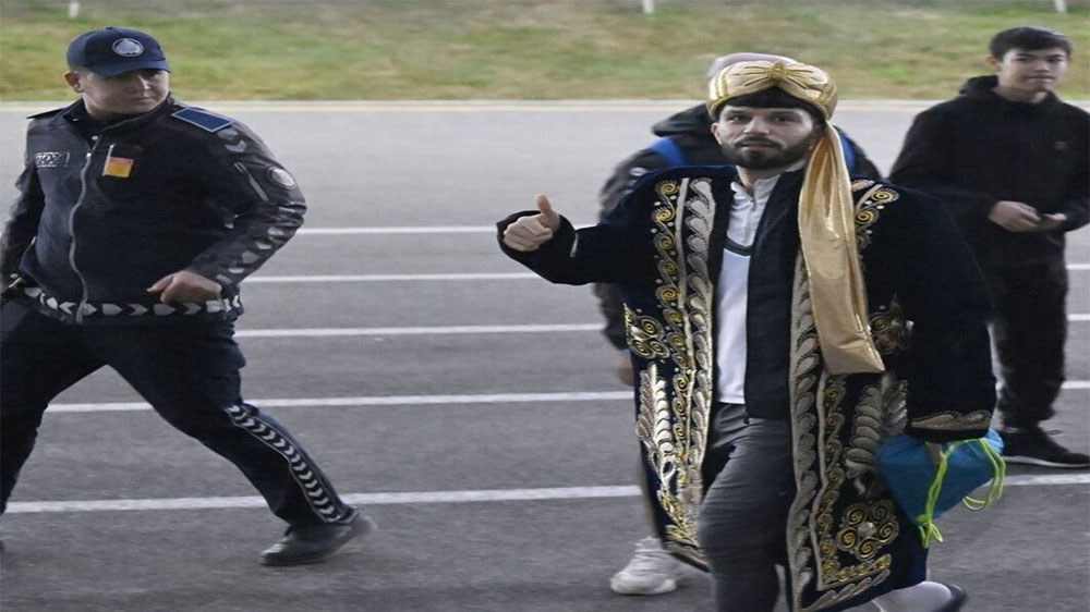 تیپ عجیب ستاره استقلال در اردوی تیم ملی (عکس) - حاشیه های فوتبالی تیپ عجیب ستاره استقلال در اردوی تیم ملی (عکس)