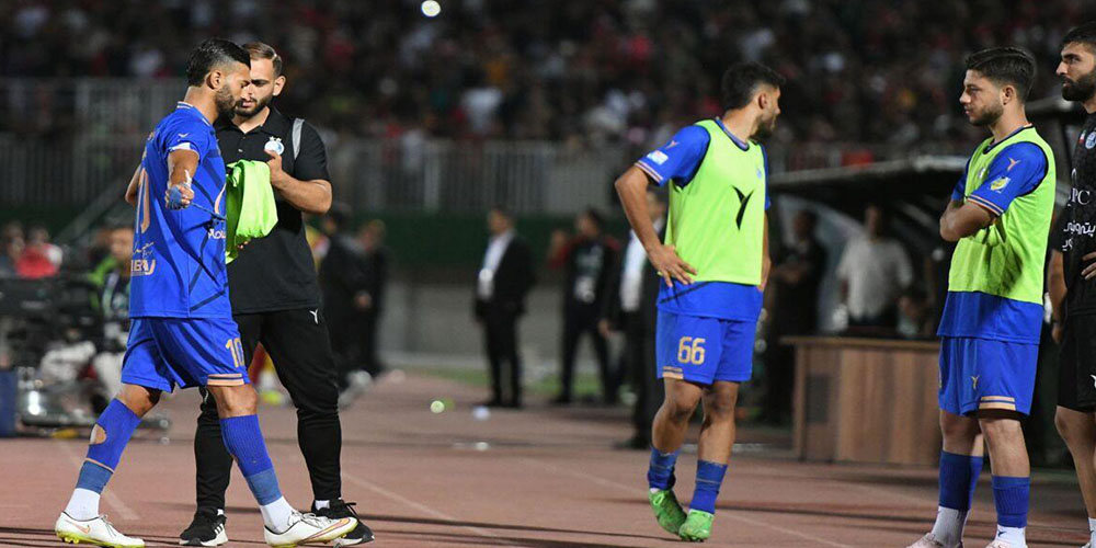 درگیری در رختکن استقلال از کجا شروع شد؟!/ اندونگ جواب رامین را داد؛ پای سیدحسین هم به ماجرا باز شد - حاشیه های فوتبالی درگیری در رختکن استقلال از کجا شروع شد؟!/ اندونگ جواب رامین را داد؛ پای سیدحسین هم به ماجرا باز شد!