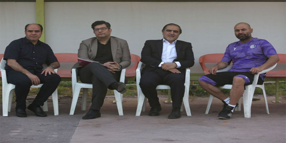 فرمان استقلال دست این دو نفر افتاد! (عکس) - حاشیه های فوتبالی فرمان استقلال دست این دو نفر افتاد! (عکس)