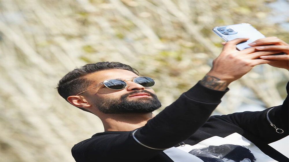 مدافع استقلال قرمزپوش شد! (عکس) - حاشیه های فوتبالی مدافع استقلال قرمزپوش شد! (عکس)