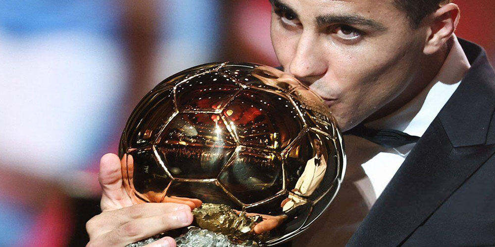 نگاهی به دنیای ساده و بی زرق و برق رودری برنده توپ طلا/ از زندگی در خوابگاه دانشجویی تا رانندگی با ماشینهای قدیمی و نامزد بیحاشیه - حاشیه های فوتبالی نگاهی به دنیای ساده و بی زرق و برق رودری برنده توپ طلا/ از زندگی در خوابگاه دانشجویی تا رانندگی با ماشینهای قدیمی و نامزد بیحاشیه