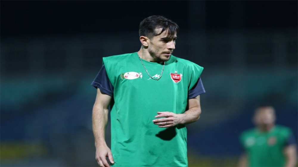 کار خطرناک فرشاد احمدزاده در تمرین پرسپولیس! - حاشیه های فوتبالی کار خطرناک فرشاد احمدزاده در تمرین پرسپولیس!