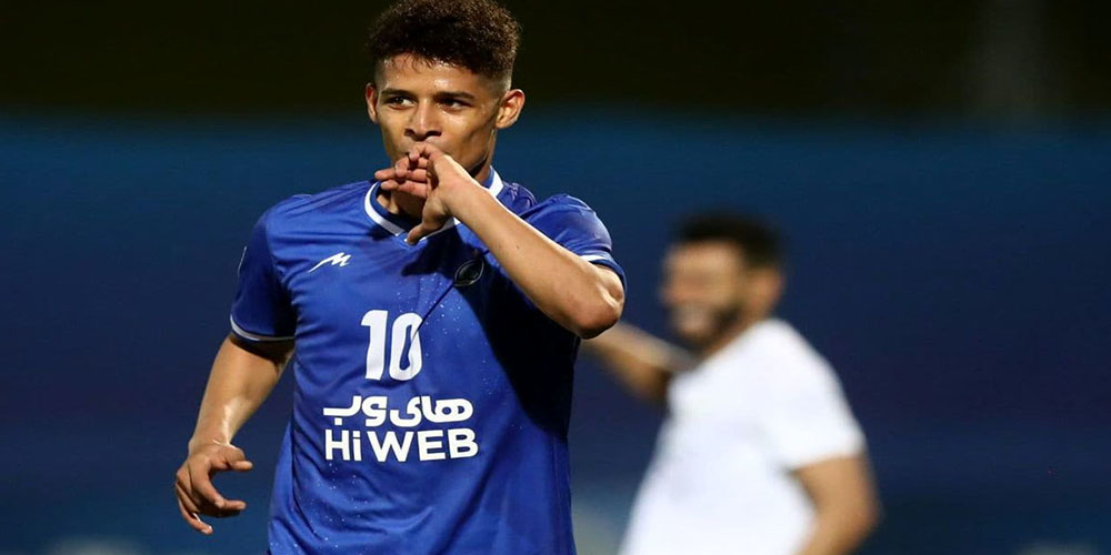 تصویری که ستاره استقلالی را به دادگاه کشاند - حاشیه های فوتبالی تصویری که ستاره استقلالی را به دادگاه کشاند