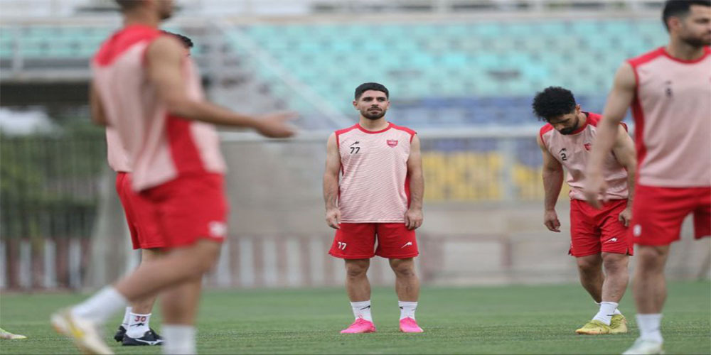 بازگشت ذهنی مسلمان به پرسپولیس (عکس) - حاشیه های فوتبالی بازگشت ذهنی مسلمان به پرسپولیس (عکس)