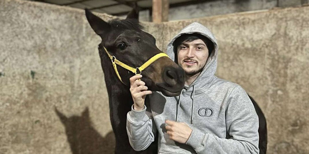 تفریح مورد علاقه سردار آزمون در امارات - حاشیه های فوتبالی تفریح مورد علاقه سردار آزمون در امارات