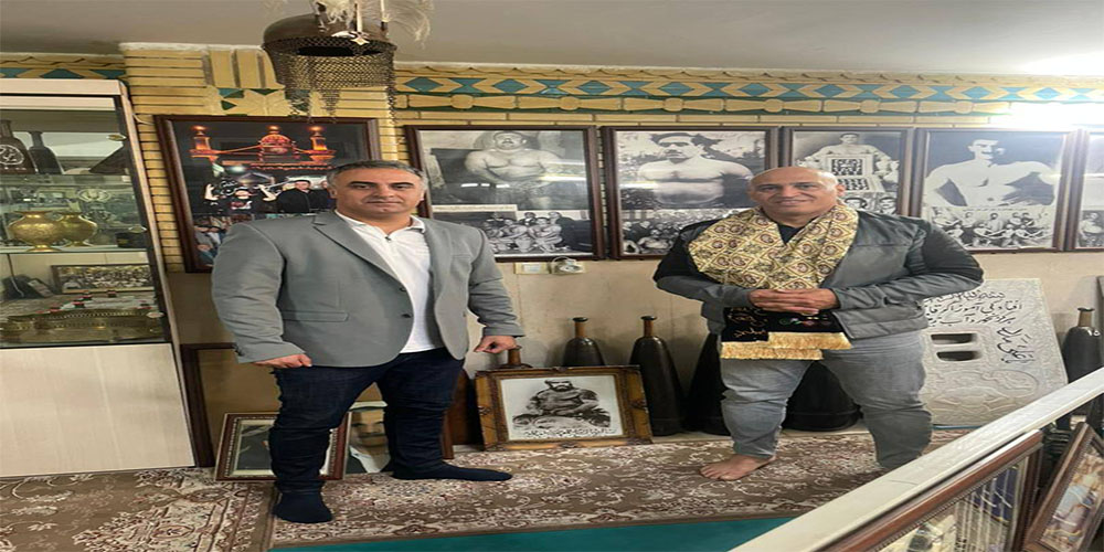 سرمربی سابق استقلال شال پهلوانی گرفت - حاشیه های فوتبالی سرمربی سابق استقلال شال پهلوانی گرفت