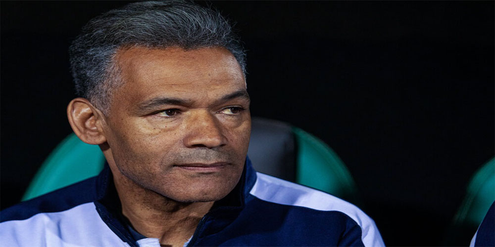 فقط یک نفر نام سرمربی سپاهان را میداند - حاشیه های فوتبالی فقط یک نفر نام سرمربی سپاهان را میداند