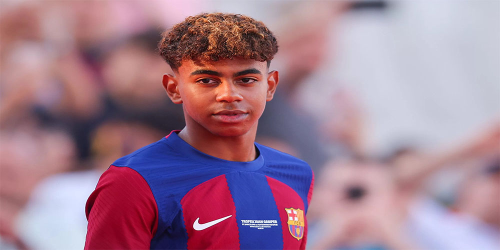 هدیه ویژه به یامال: آیفون 800 میلیون تومانی! - حاشیه های فوتبالی هدیه ویژه به یامال: آیفون 800 میلیون تومانی!