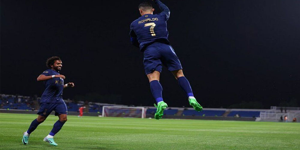 سیل انتقادها به سوی رونالدو چرا در تبلیغ اطلاعات نادرست میدهی پای پول که وسط باشد - حاشیه های فوتبالی سیل انتقادها به سوی رونالدو چرا در تبلیغ اطلاعات نادرست میدهی پای پول که وسط باشد