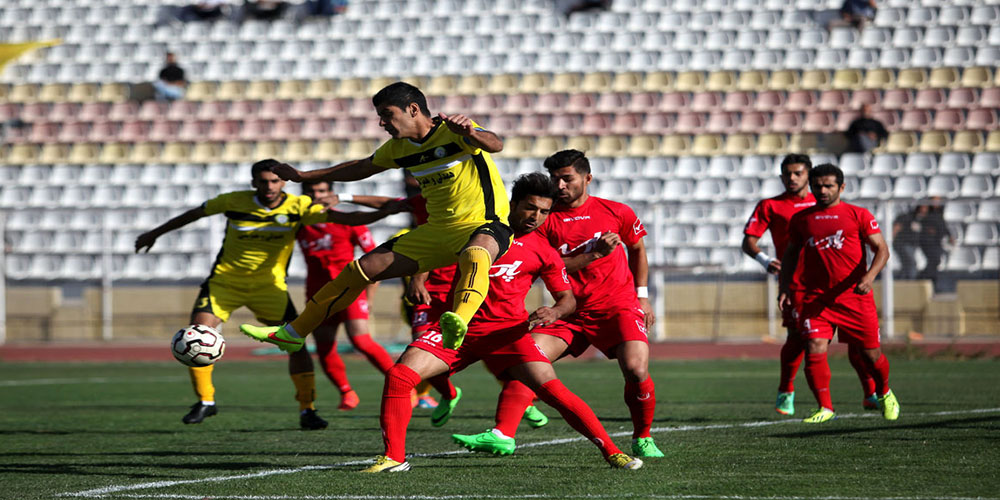 پیروزی مهم فجر سپاسی و توقف پیکان - حاشیه های فوتبالی پیروزی مهم فجر سپاسی و توقف پیکان