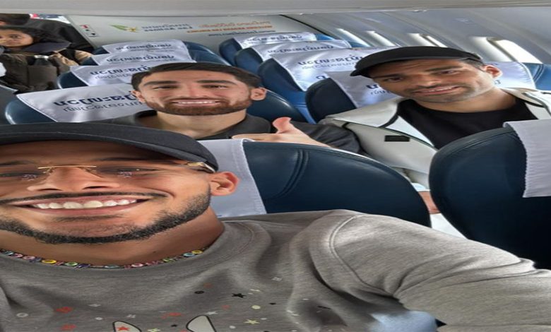 سلفی سه لژیونر تیم ملی بعد از رسیدن به لائوس