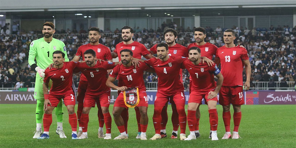 خط‌کشی زمین فوتبال در ایران با گچ و قلم‌مو!