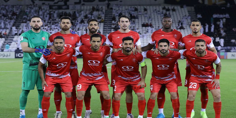 استقبال کم هواداران پرسپولیس از بازی با نساجی/ باز هم بانوان درس علاقه به آقایان دادند!/ جنگ صدر مقابل صندلی های خالی...