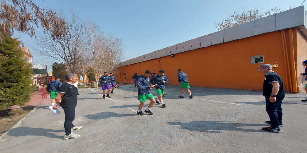 تمرین تیم ملی جوانان در هتل! - حاشیه های فوتبالی تمرین تیم ملی جوانان در هتل!