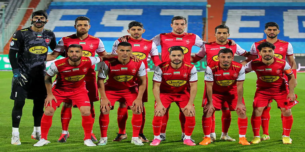 بازیکنان پرسپولیس، پیروزی خود را تقدیم هواداران حادثه دیده کردند 