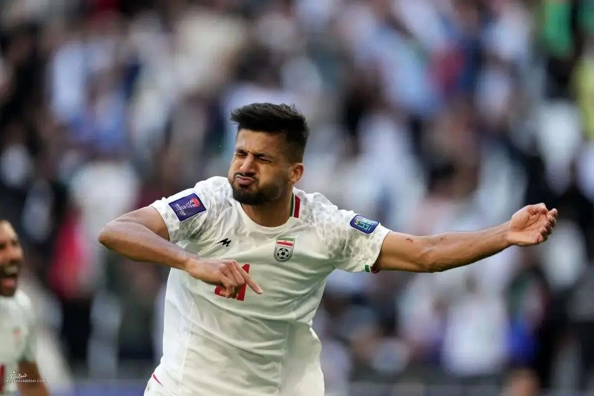 تصویر واکنش محمد محبی به شایعه لمس داور زن تصویر واکنش محمد محبی به شایعه لمس داور زن