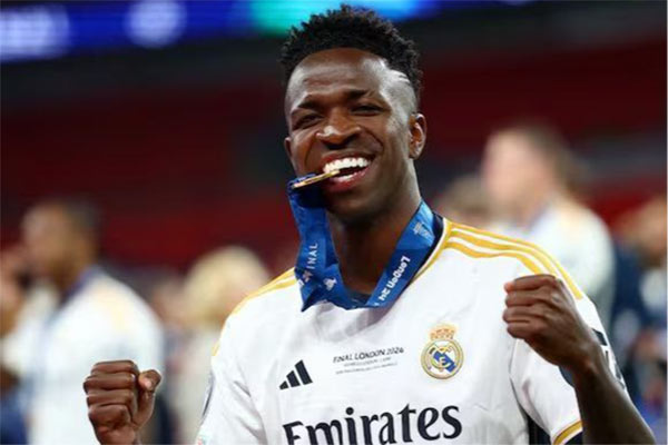 عکس جذاب وینیسیوس جونیور عکس جذاب وینیسیوس جونیور