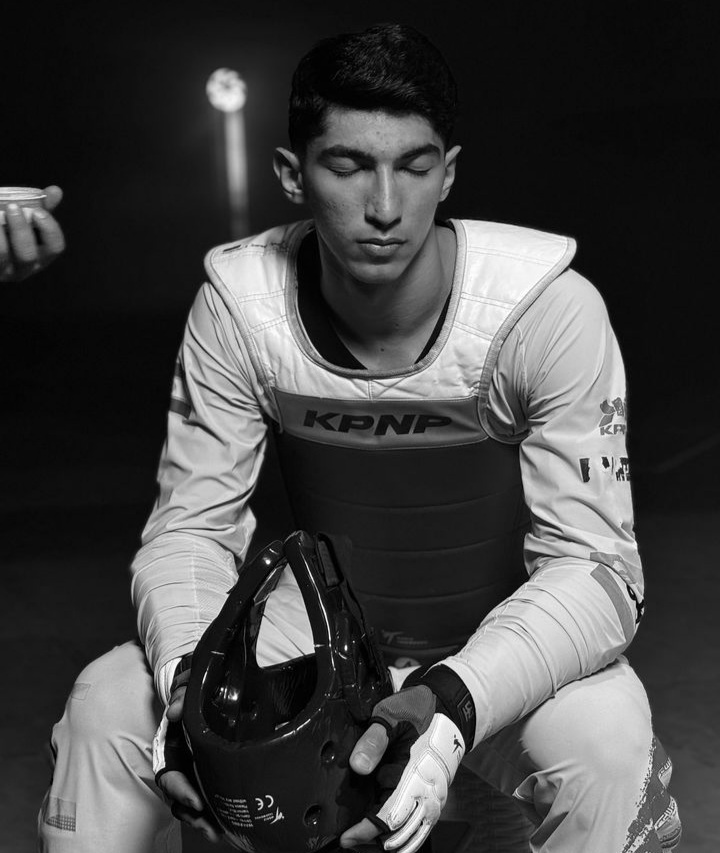 والپیپر آرین سلیمی برای کامپیوتر