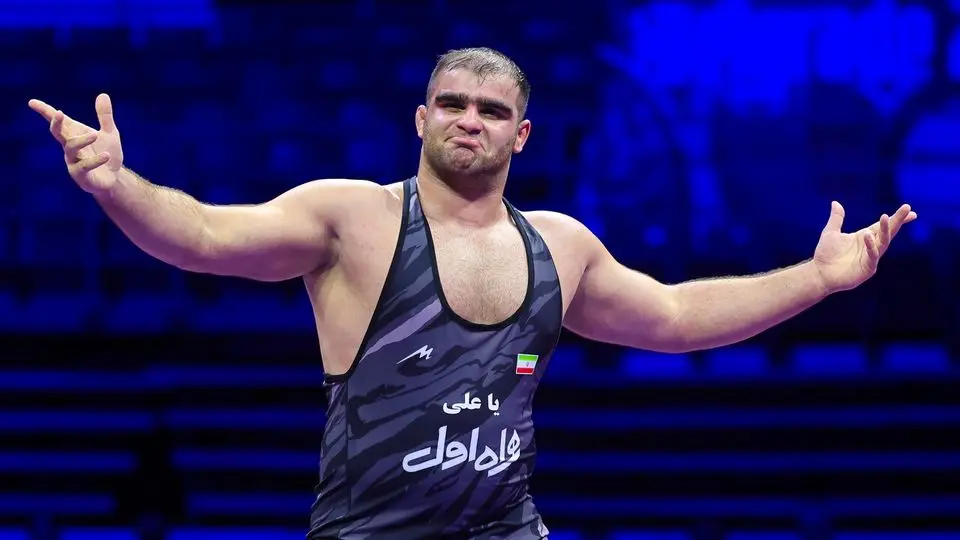 امین میرزازاده فینالیست شد امین میرزازاده فینالیست شد