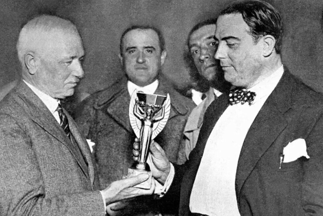 اولین جام جهانی در تاریخ اولین جام جهانی در تاریخ