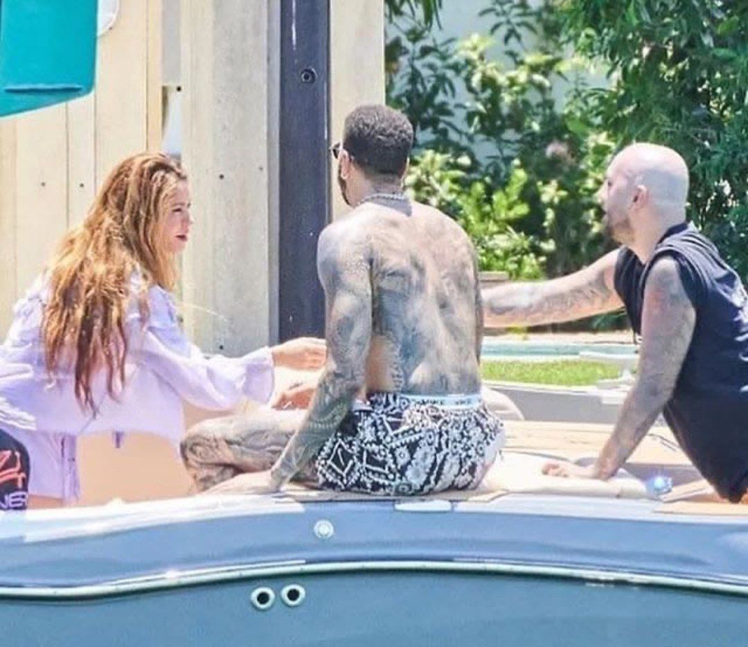 رابطه شکیرا با لوئیس همیلتون لو رفت