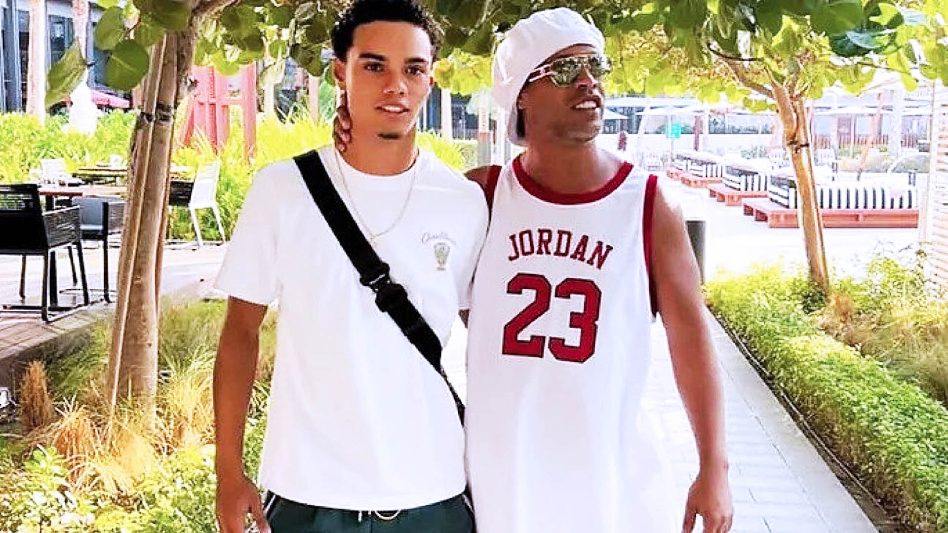 رونالدینیو در انگلیس پسرش به هال‌سیتی رفت