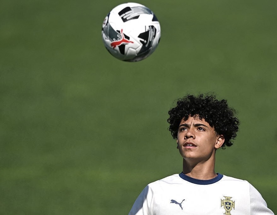 عکس کریستیانو جونیور فوتبالیست عکس کریستیانو جونیور فوتبالیست