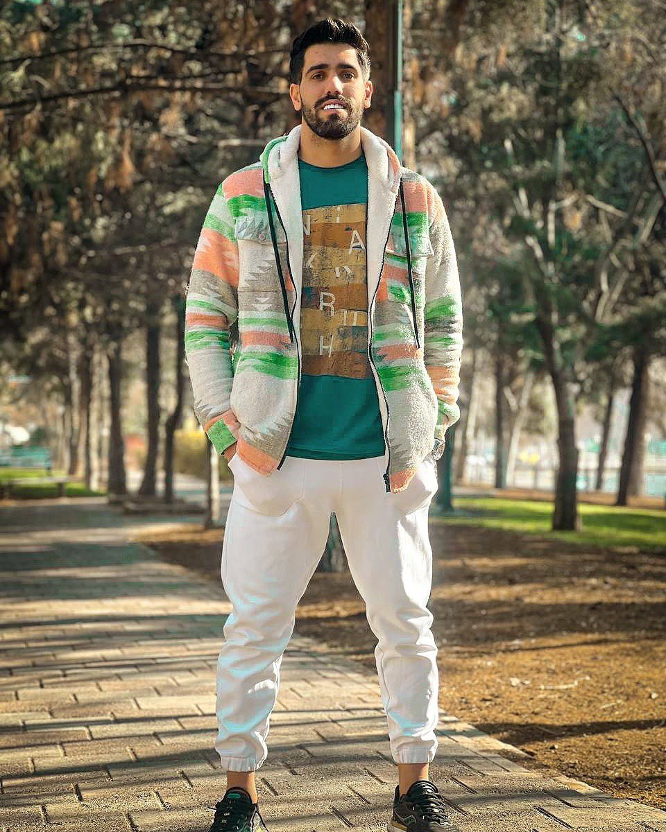 مهدی رستمی‌ها چه کسی است