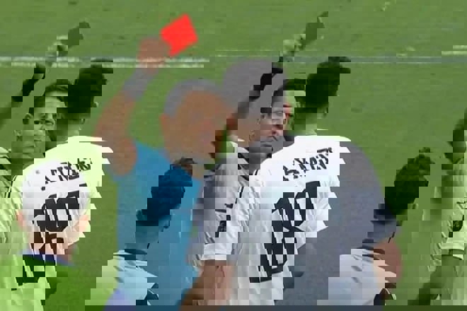 کارت قرمز فغانی به ایمن حسین