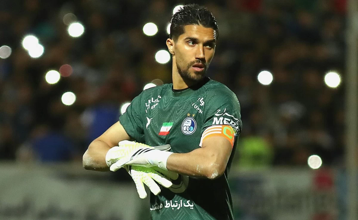 کاپیتان استقلال گلر اول ایران شد