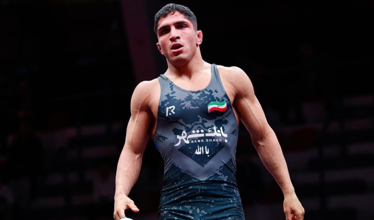 علی مومنی کشتی‌گیرقد