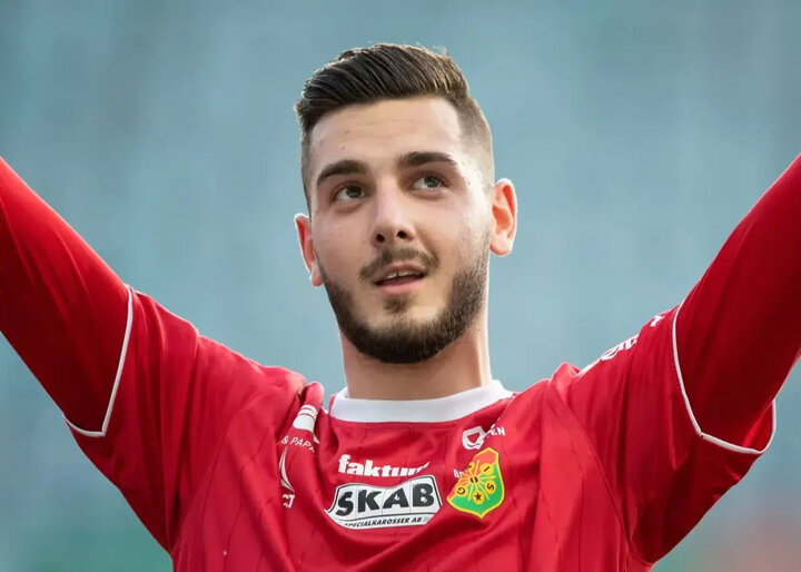 یوهانسون دروازه بان جدید تراکتور وارد تبریز شد یوهانسون دروازه بان جدید تراکتور وارد تبریز شد