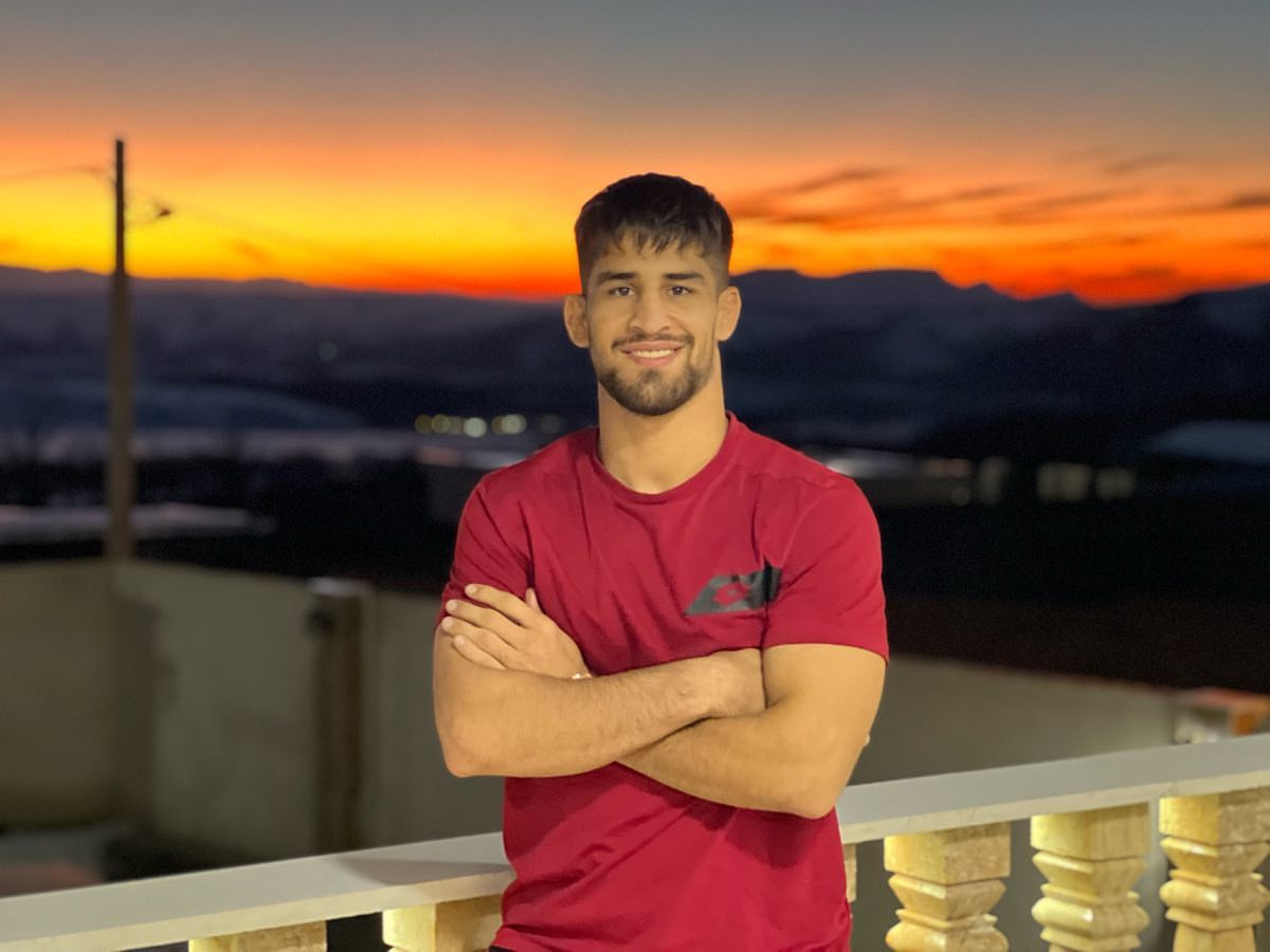 Younes Emami wallpaper