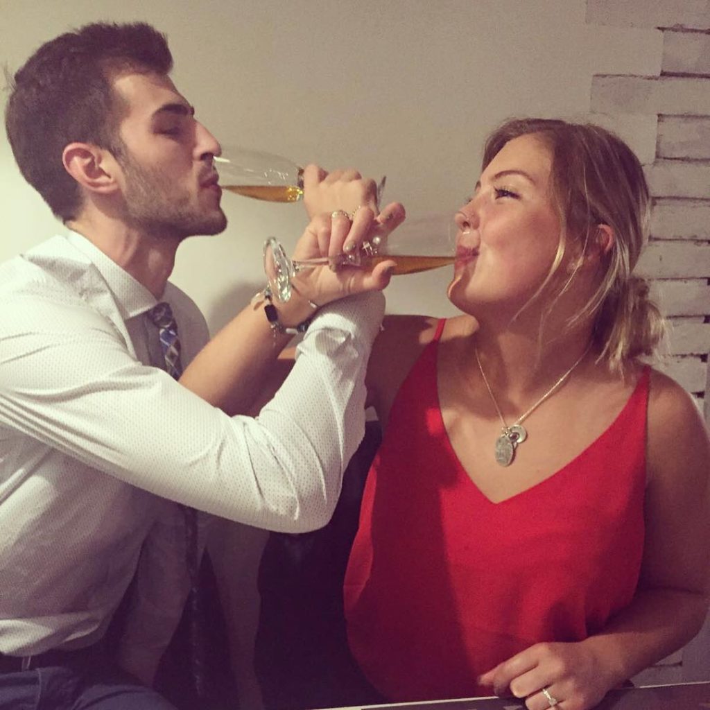 عکس زن آرون راسل عکس زن آرون راسل