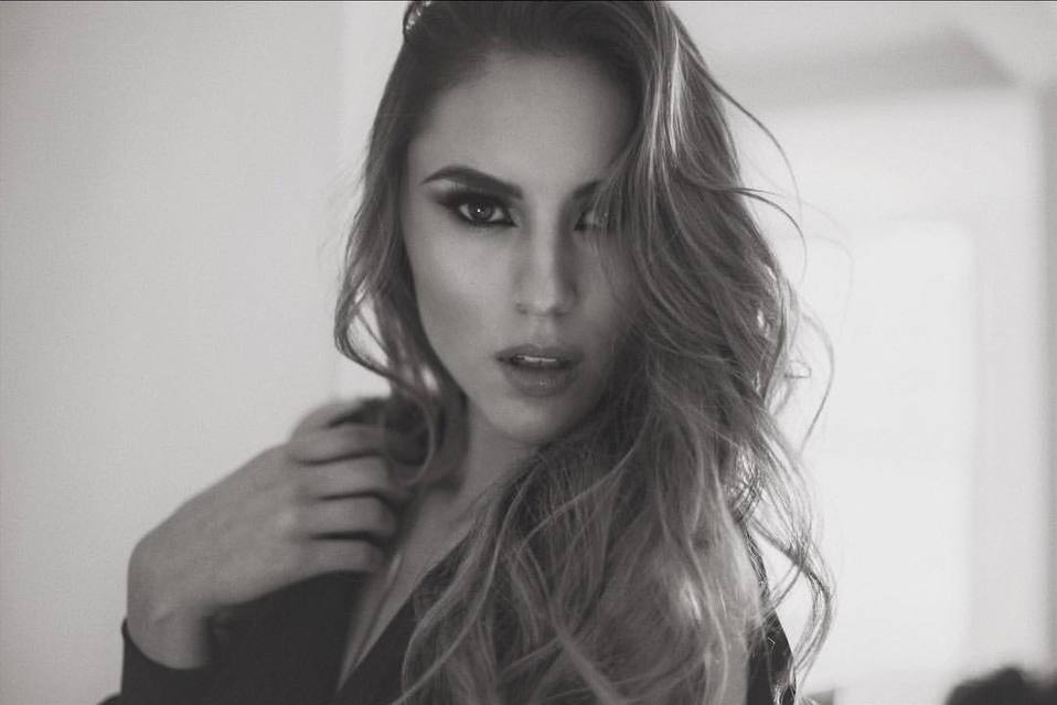 miroslava montemayor wallpaper