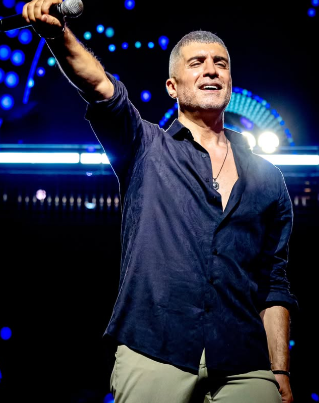 کنسرت خداحافظی اوزجان دنیز کنسرت خداحافظی اوزجان دنیز