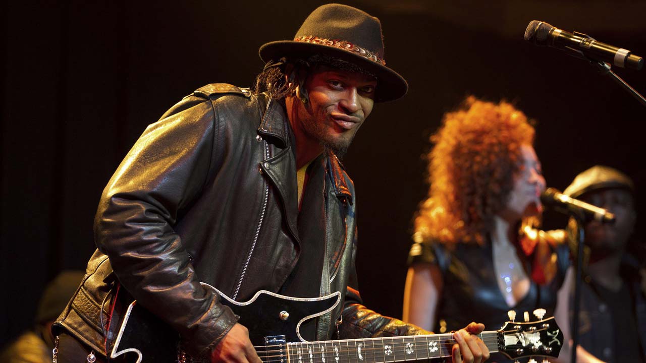 دیآنجلو درگذشت آهنگساز و خواننده آر اند بی دیآنجلو درگذشت آهنگساز و خواننده آر اند بی