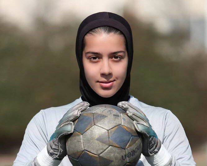 زندگینامه آتنا توفیق