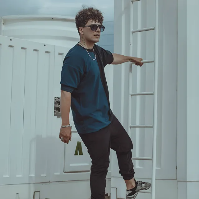 سیام تبریزی والپیپر سیام تبریزی والپیپر