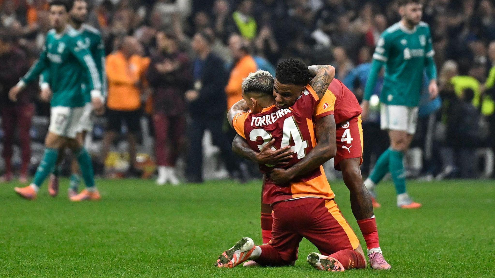 عملکرد تیمها روز اول هفته دوم عملکرد تیمها روز اول هفته دوم