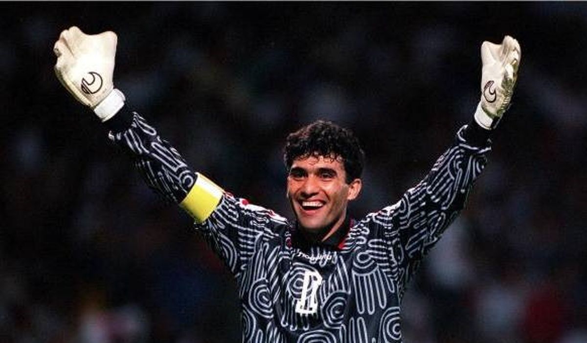 عکس احمدرضا عابدزاده در تیم ملی عکس احمدرضا عابدزاده در تیم ملی