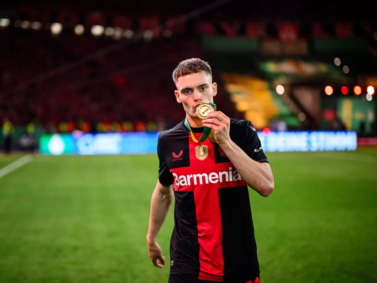 فلوریان ویرتس جایزه بهترین بازیکن فلوریان ویرتس جایزه بهترین بازیکن