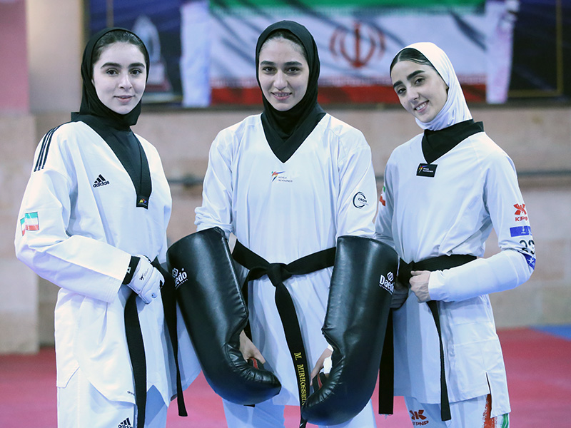 ملیکا میرحسینی مهلا مومن زاده ملیکا میرحسینی مهلا مومن زاده