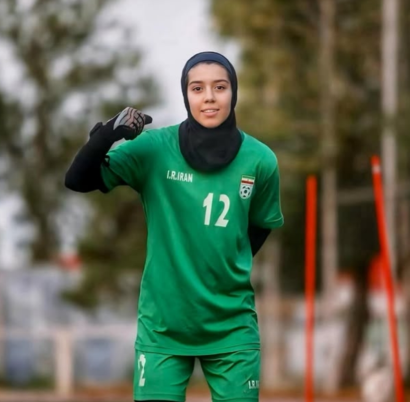 عکس پروفایل آتنا توفیق