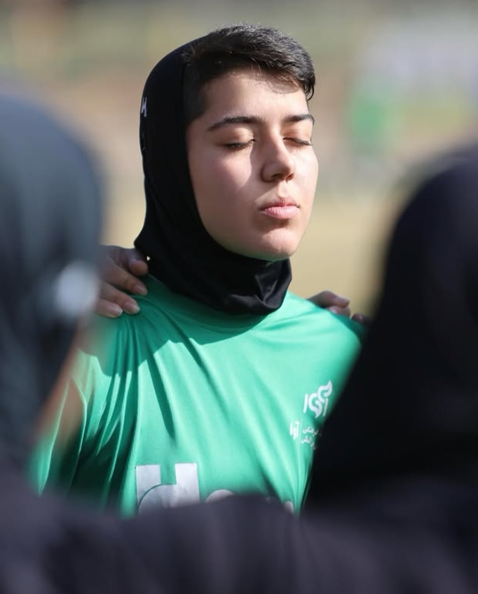 والپیپر آتنا توفیق فوتبالی 2025