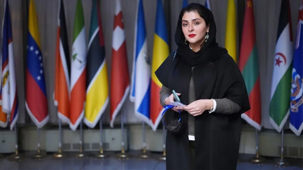 شیرین مقدم زندگی نامه