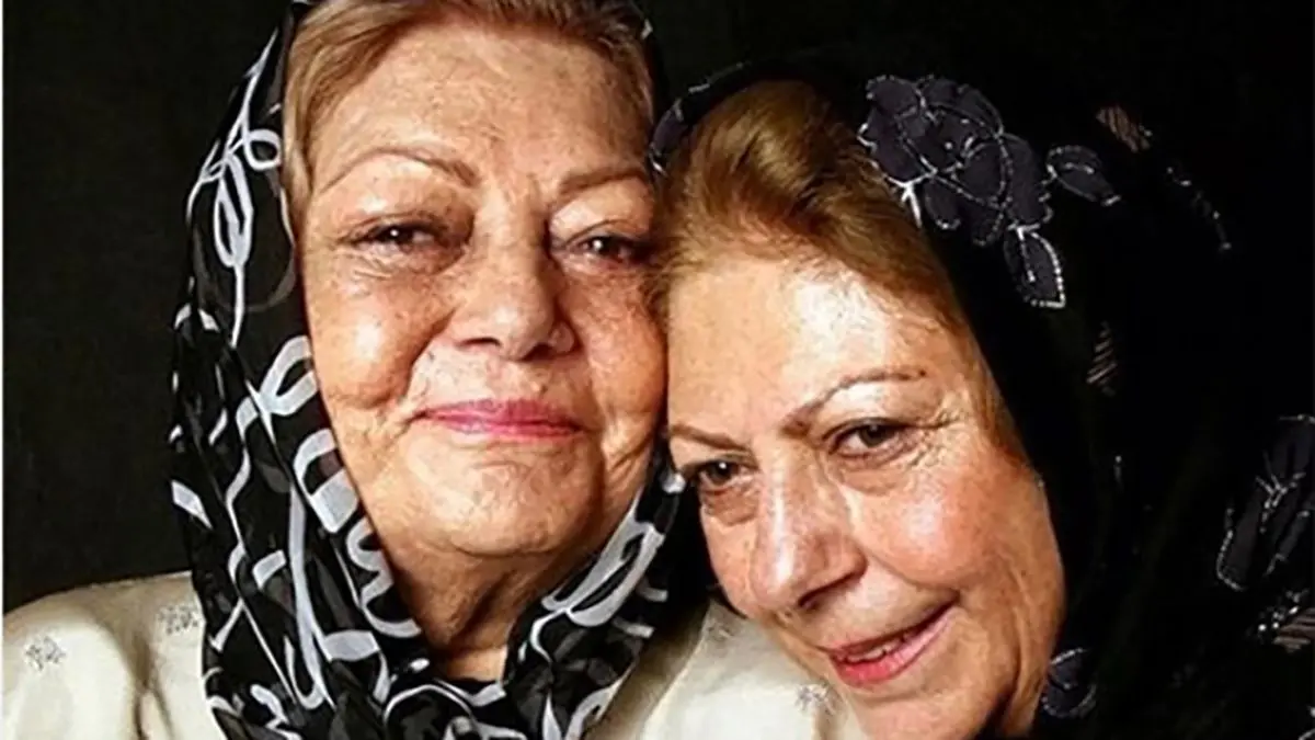 ثریا قاسمی با مادرش ثریا قاسمی با مادرش