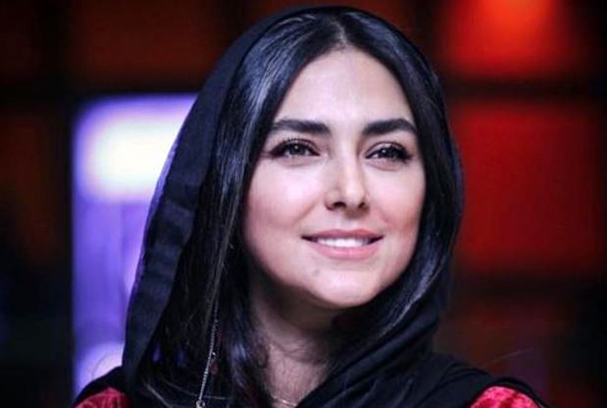 هدی زین‌العابدین سیگار